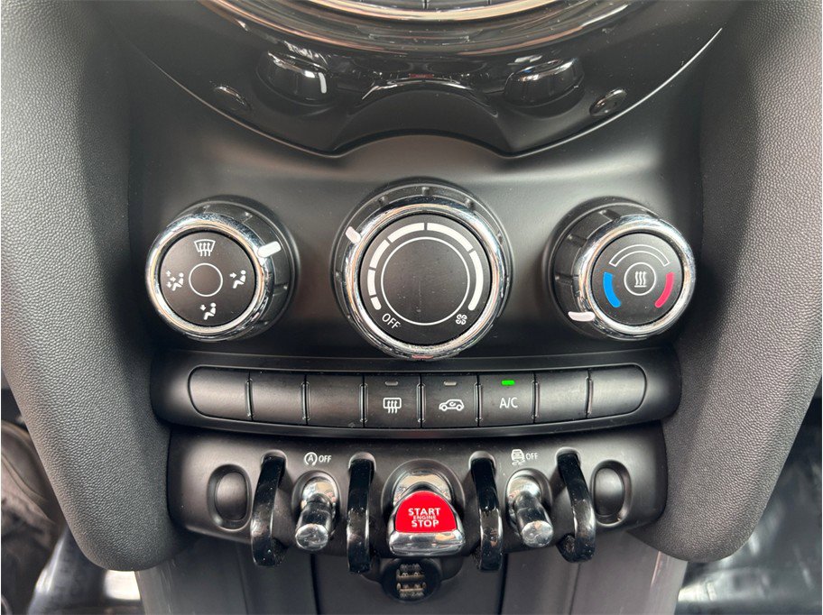 Used 2021 MINI Cooper 2-Door Hardtop FWD image 27