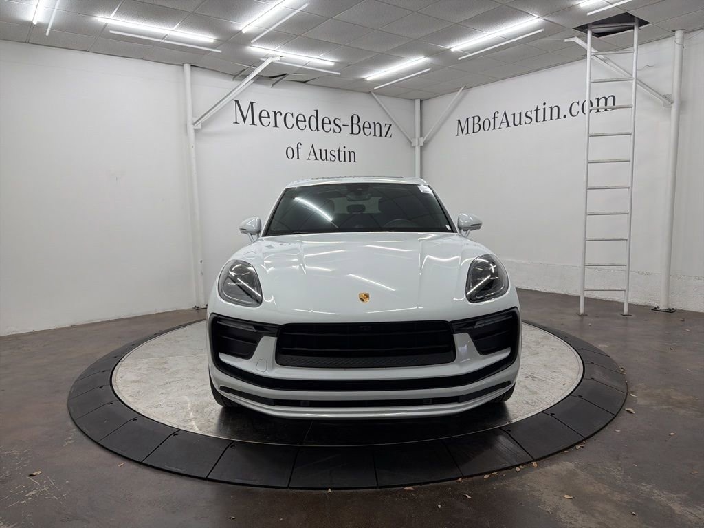 Used 2022 Porsche Macan image 2