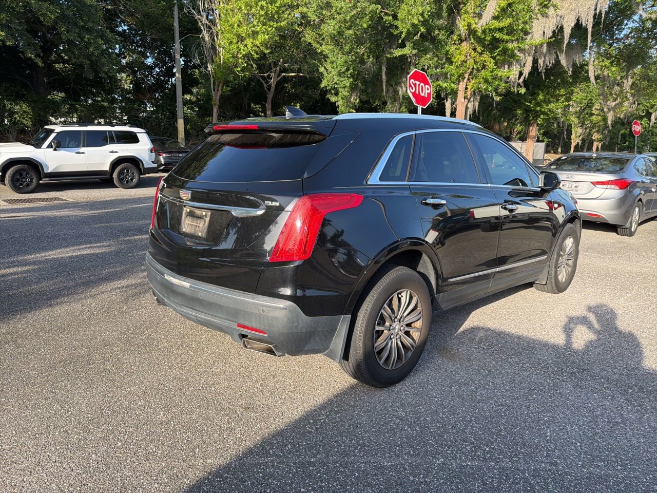 Used 2017 Cadillac XT5 Luxury w/ Driver Awareness Package FWD image 5