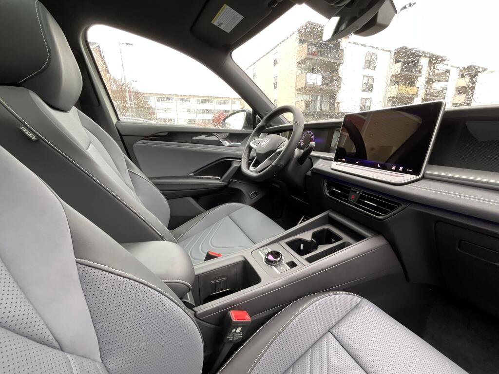 New 2026 Volkswagen Tiguan SE R-Line image 20