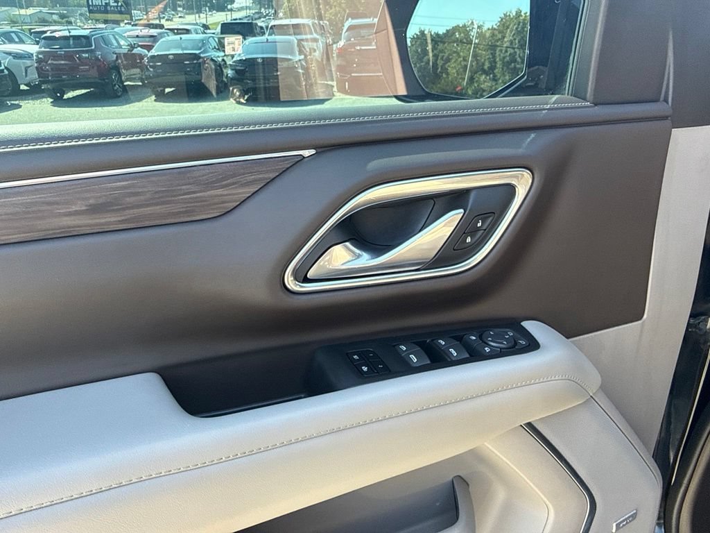 Used 2022 Chevrolet Tahoe LT w/ Luxury Package AWD/4WD image 24