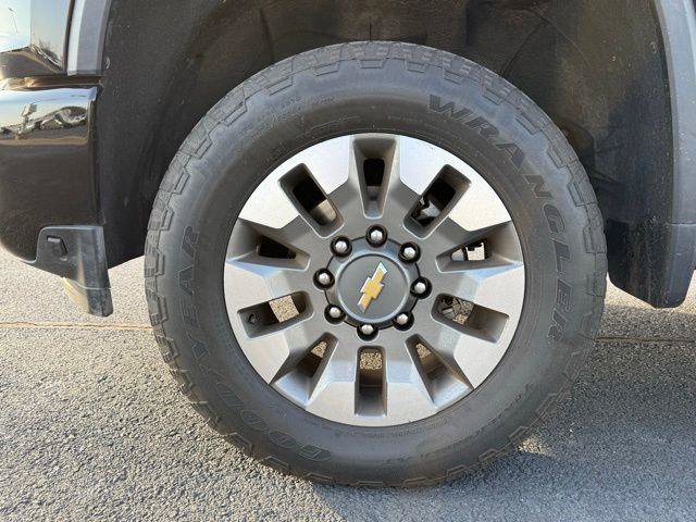 Used 2022 Chevrolet Silverado 2500 Custom w/ Gooseneck/5TH Wheel Package AWD/4WD image 17