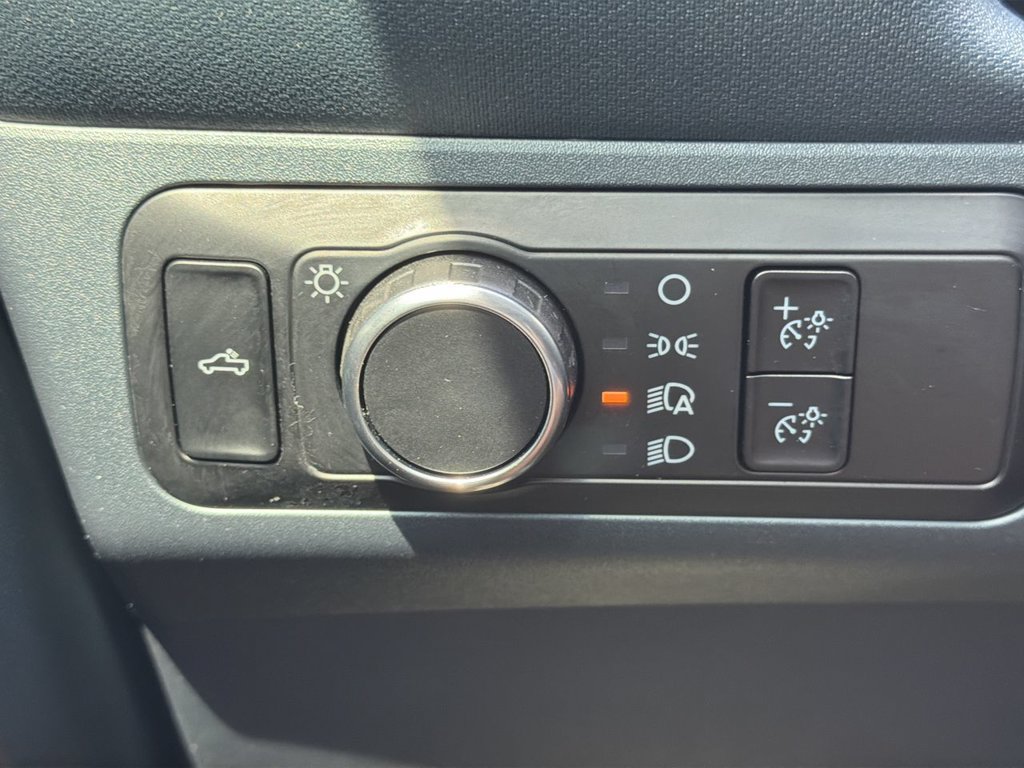 Certified 2024 Ford Maverick XL FWD image 19