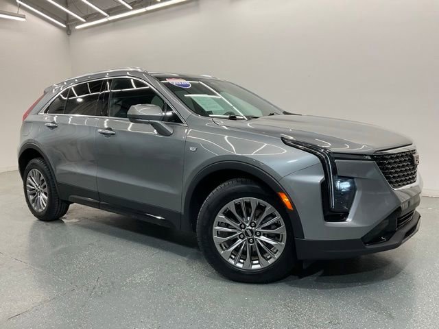 Used 2024 Cadillac XT4 Premium Luxury AWD/4WD image 2