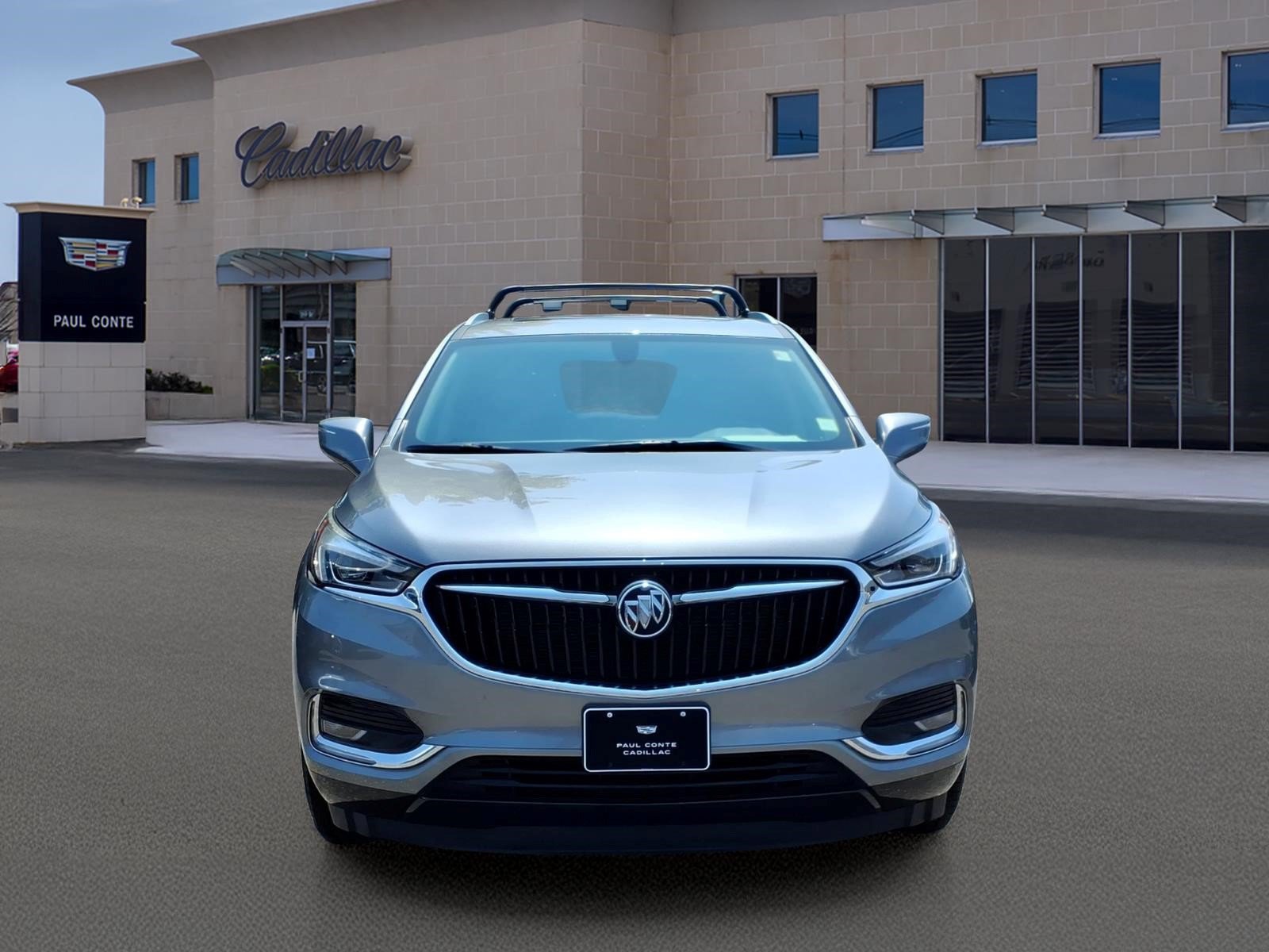 Used 2020 Buick Enclave Essence w/ Sound and Sites Package AWD/4WD image 2