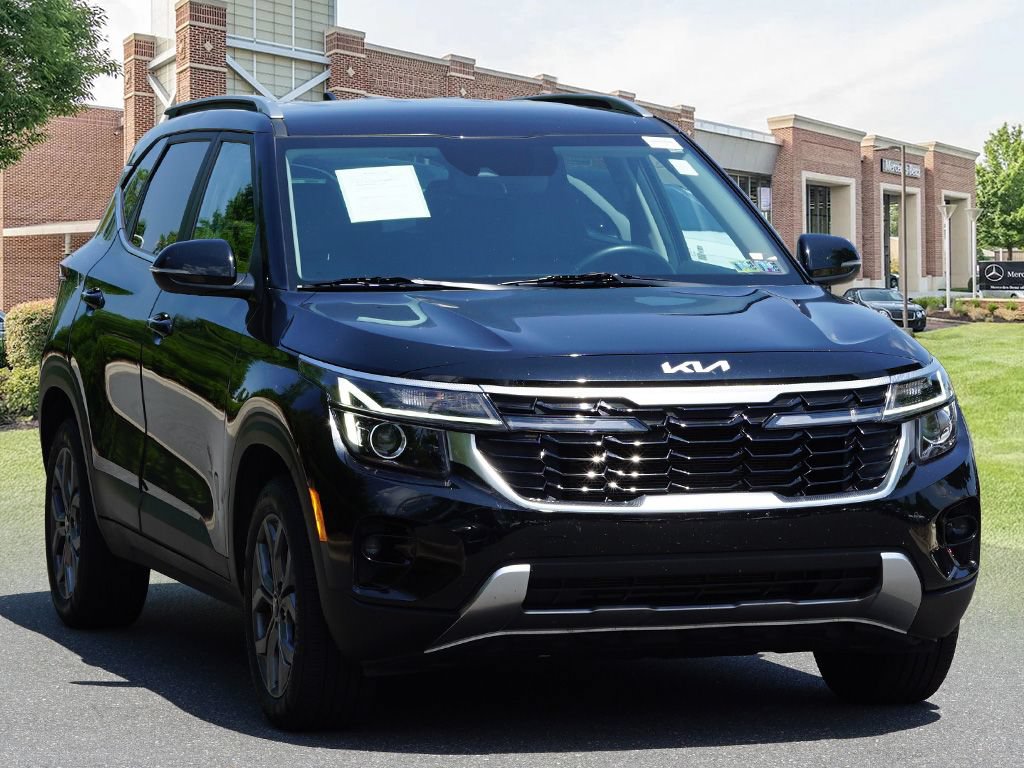 Used 2024 Kia Seltos S AWD/4WD image 3
