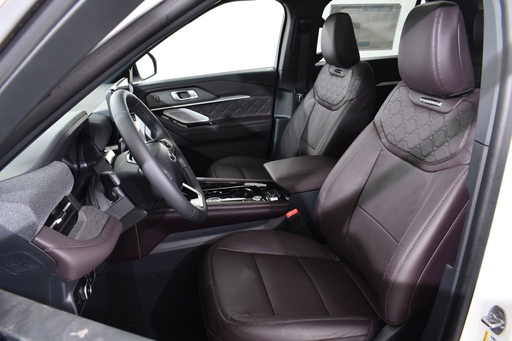 New 2026 Ford Explorer Platinum w/ LUX Leather Package image 6
