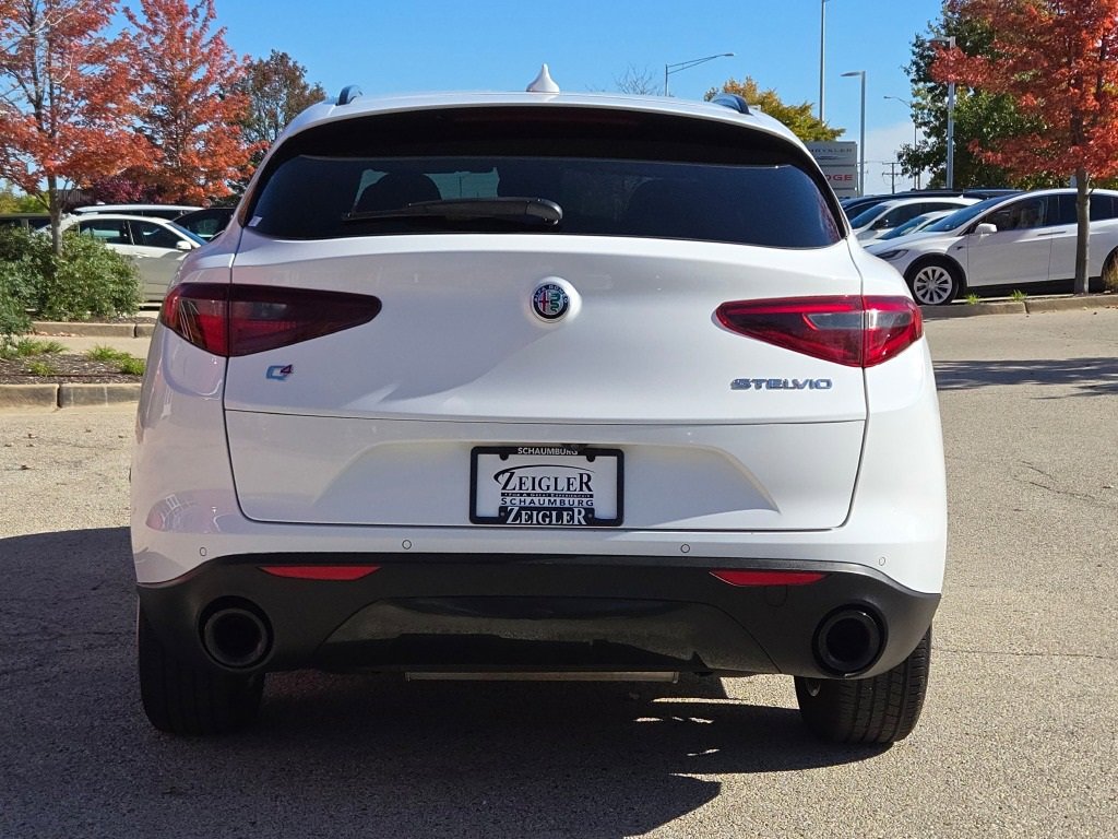 Used 2022 Alfa Romeo Stelvio Sprint image 12