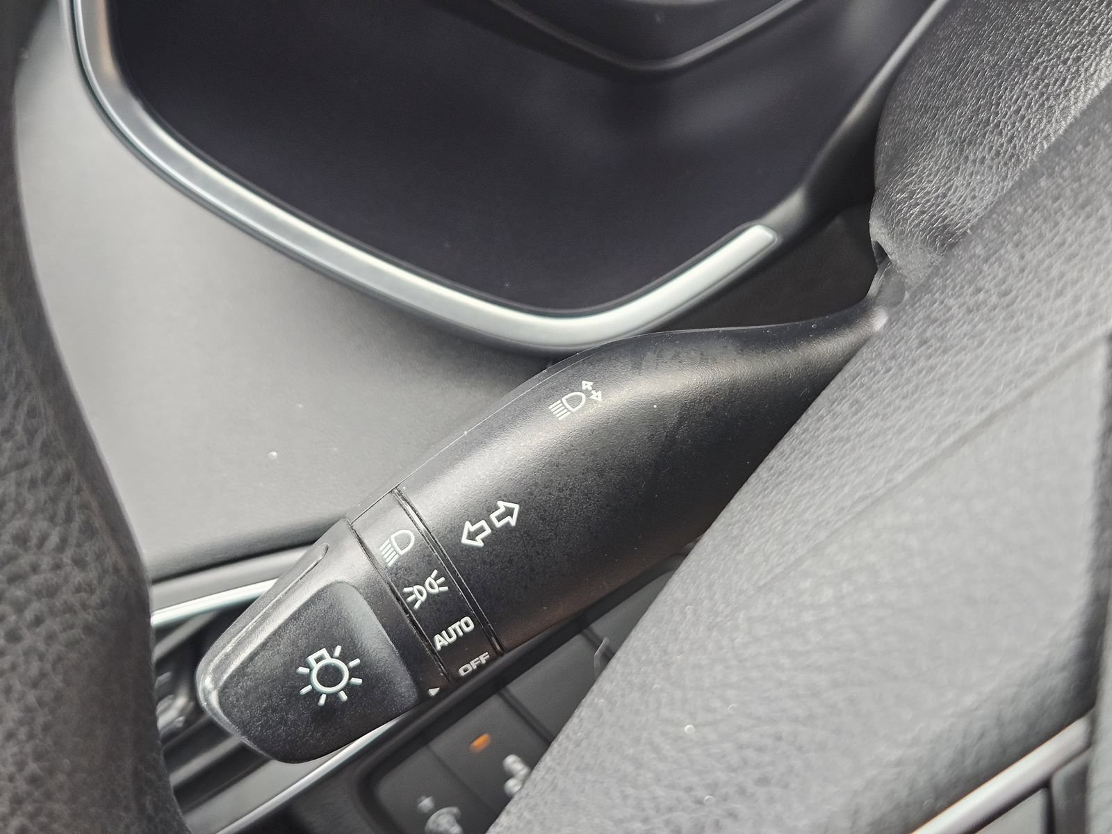 Used 2019 Hyundai Santa Fe SE FWD image 25