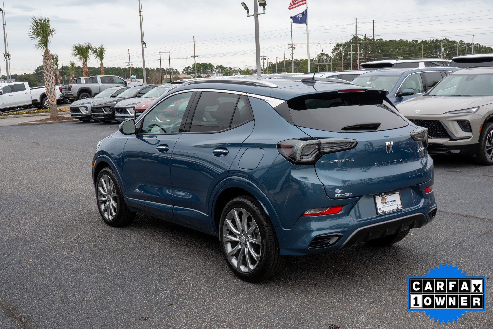 Certified 2024 Buick Encore GX Avenir image 5