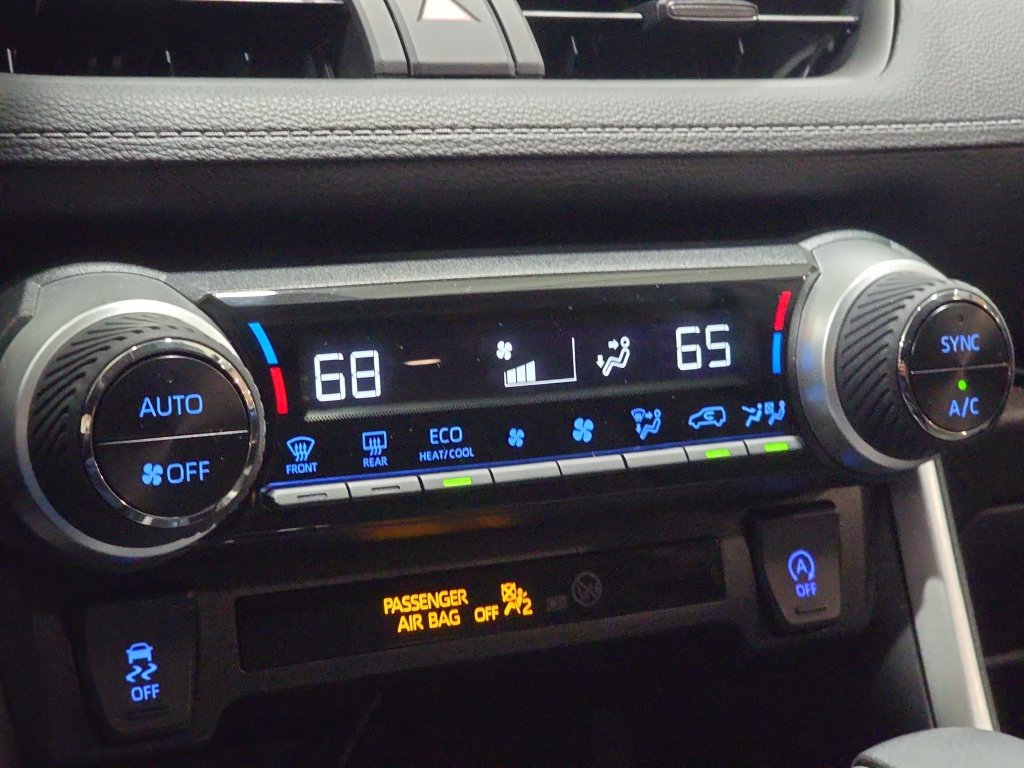 Used 2022 Toyota RAV4 XLE w/ Convenience Package FWD image 20