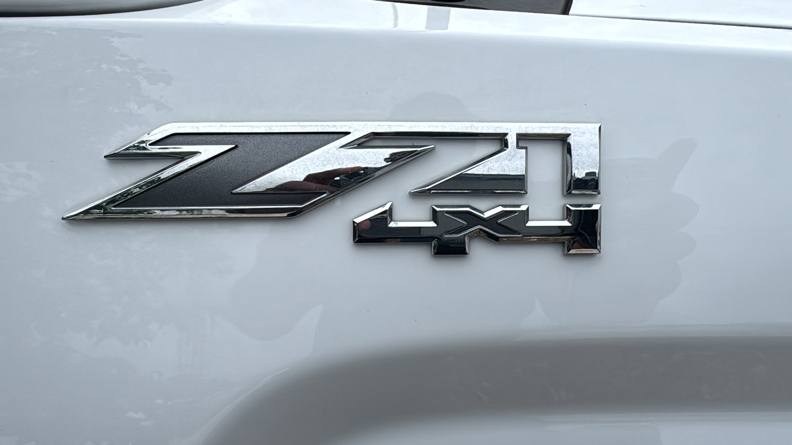 Used 2016 GMC Sierra 2500 SLT w/ Duramax Plus Package AWD/4WD image 11