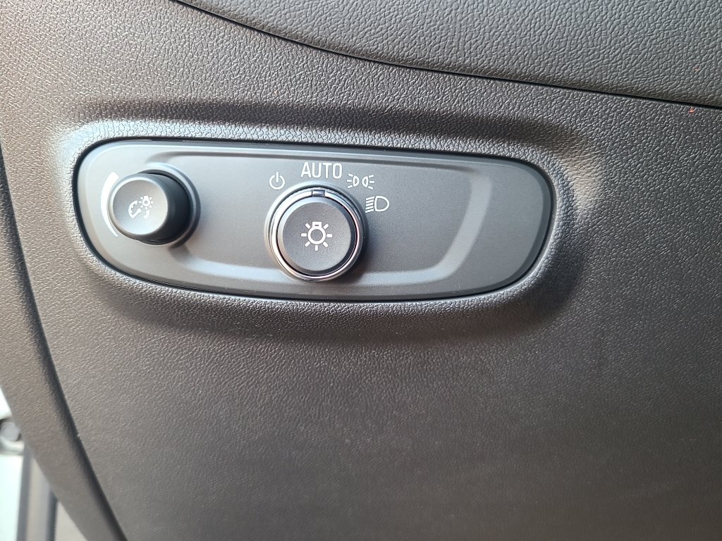 Used 2024 Chevrolet Equinox RS AWD/4WD image 14