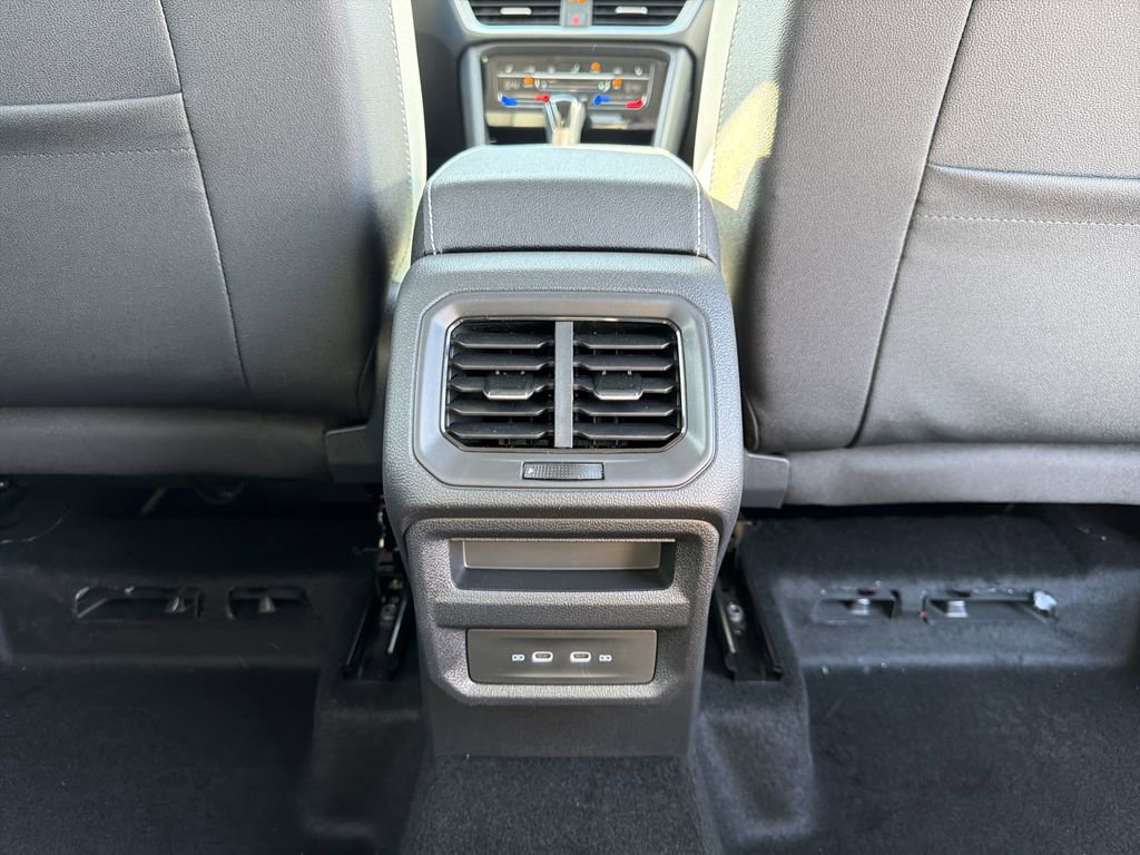 New 2026 Volkswagen Taos SE image 22