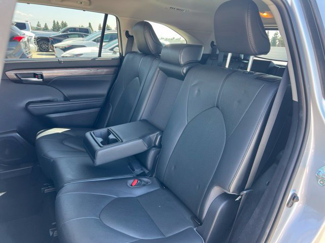Certified 2021 Toyota Highlander Limited AWD/4WD image 18