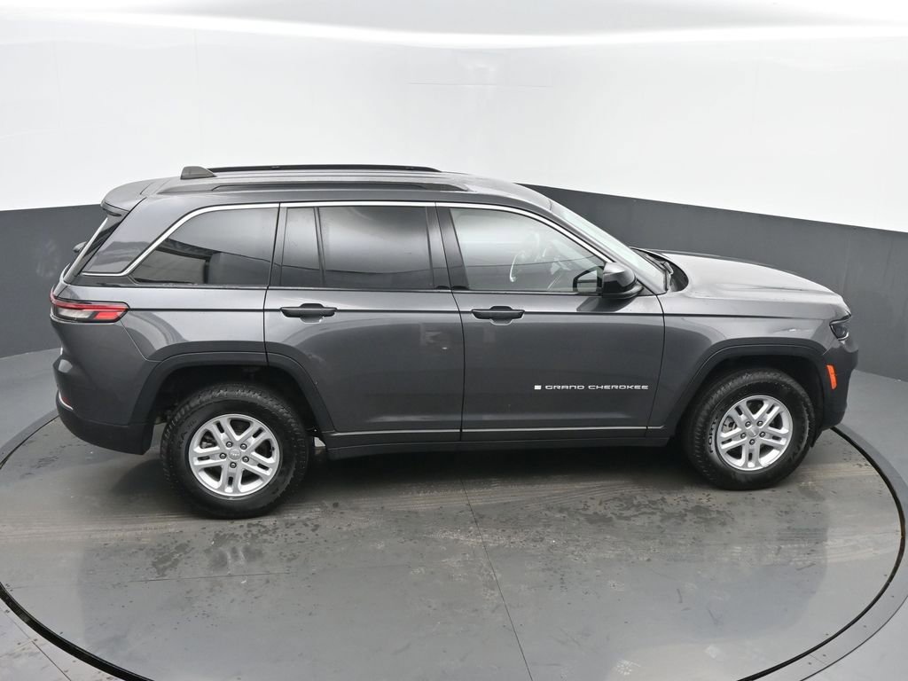 Used 2024 Jeep Grand Cherokee Laredo image 43