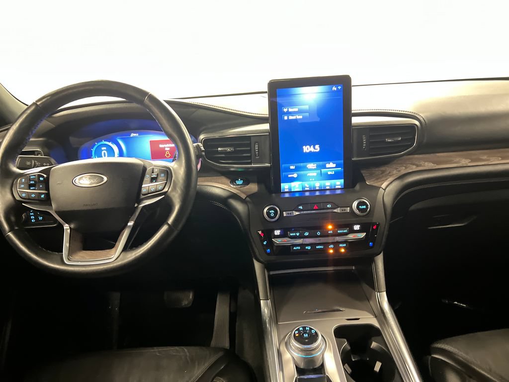 Used 2020 Ford Explorer Platinum w/ Premium Technology Package AWD/4WD image 17