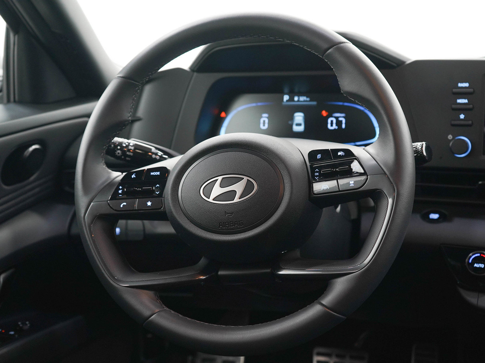 Certified 2026 Hyundai Elantra SEL Sport Premium FWD image 14