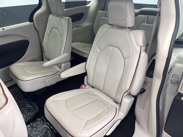 Used 2020 Chrysler Pacifica Limited w/ Advanced Safetytec Group image 38