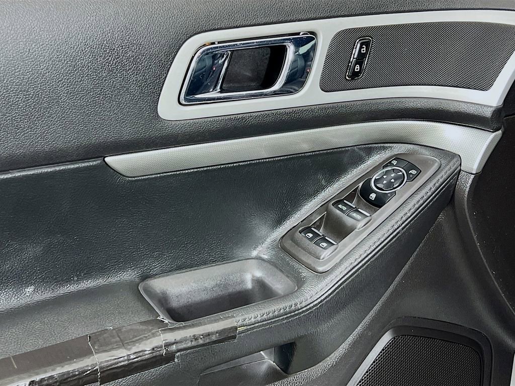 Used 2012 Ford Explorer XLT FWD image 19