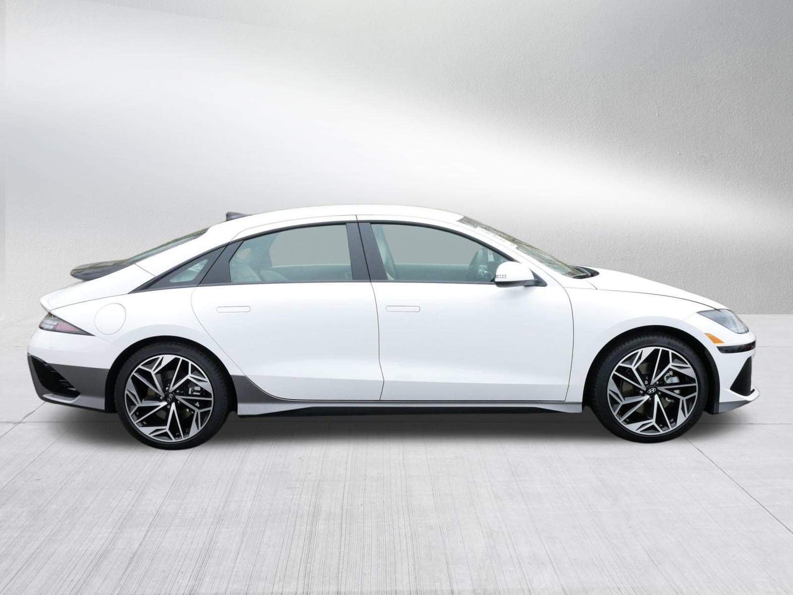 Used 2025 Hyundai Ioniq 6 SEL image 8