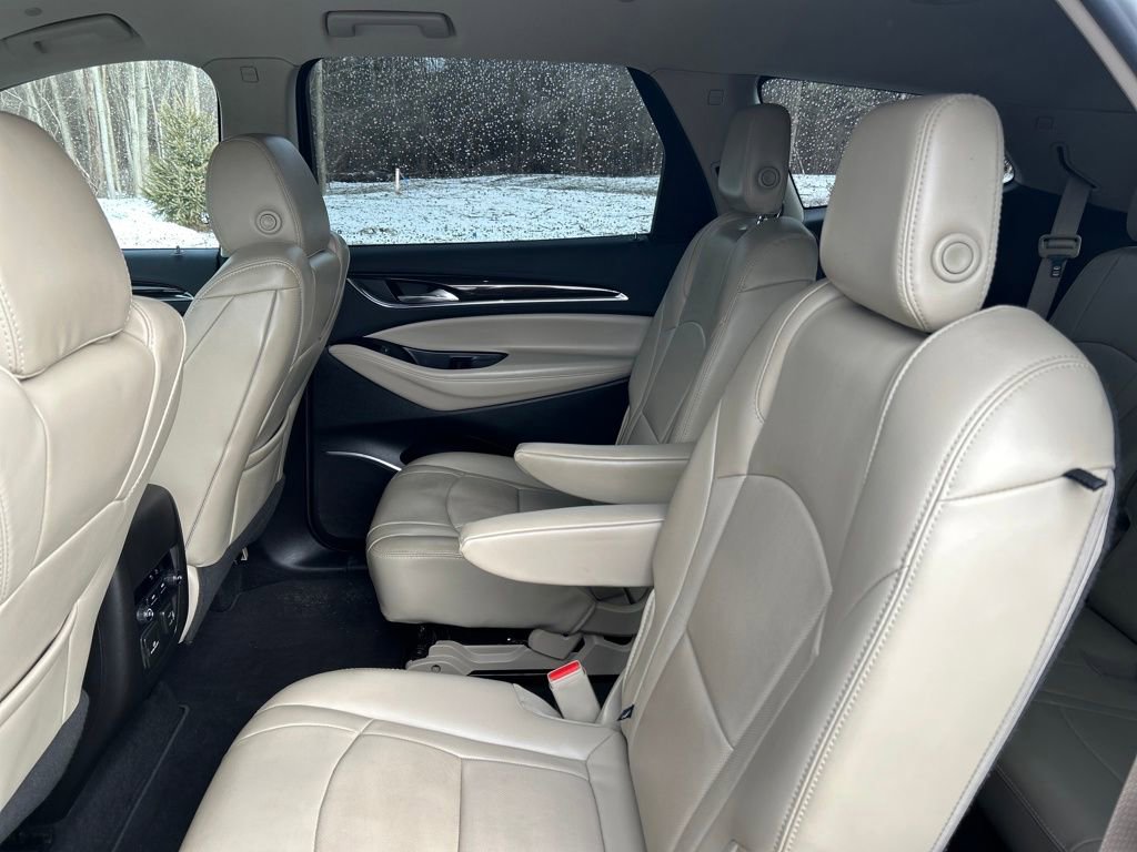 Used 2018 Buick Enclave Essence image 13