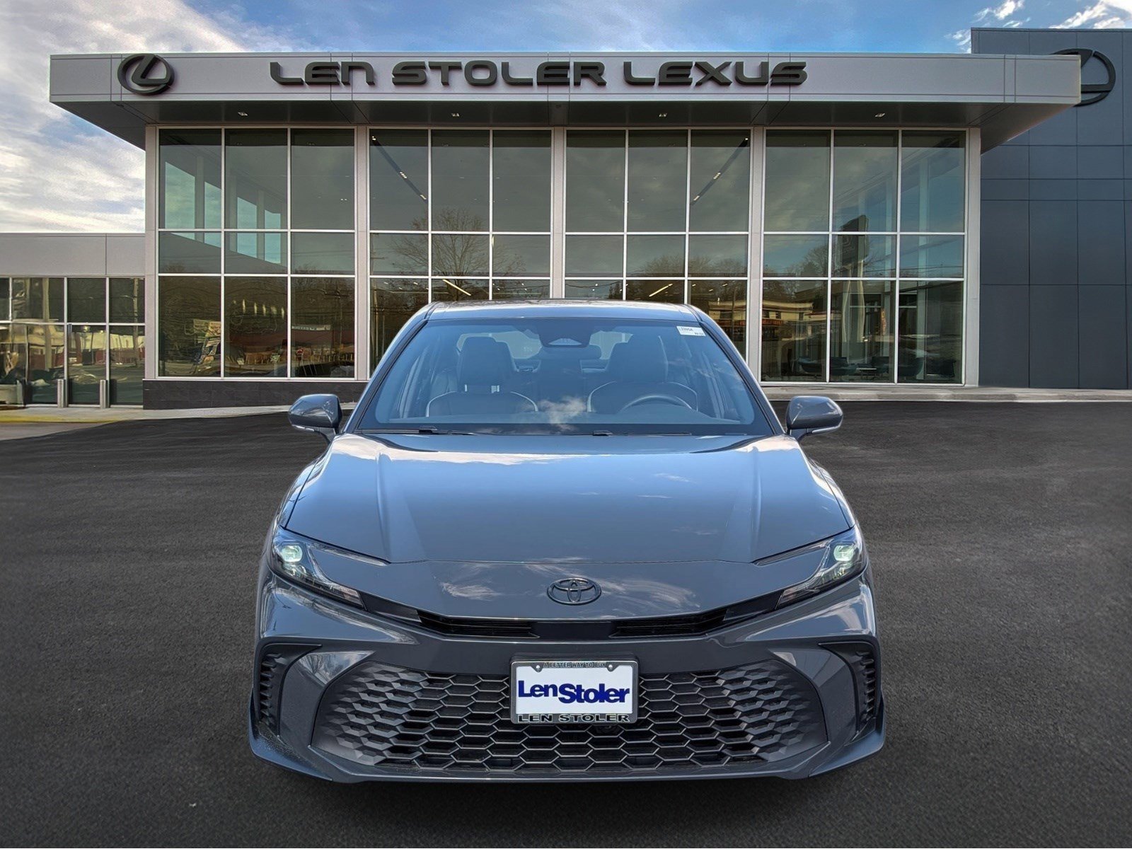 Used 2025 Toyota Camry SE image 8
