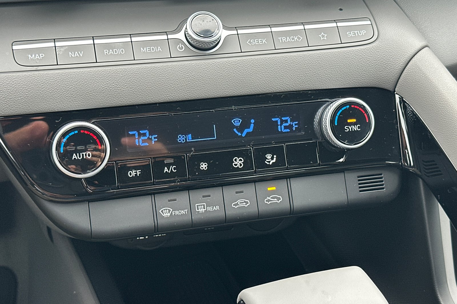 New 2026 Hyundai Elantra Sport FWD image 20