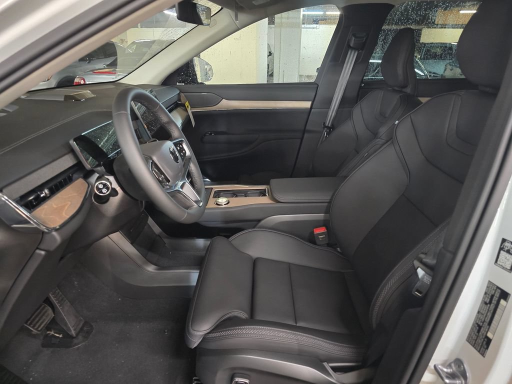 New 2025 Volvo EX90 Plus AWD/4WD image 21