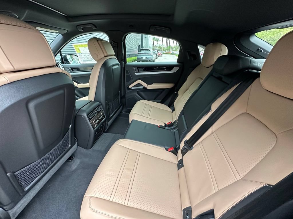 Used 2026 Porsche Cayenne S AWD/4WD image 38