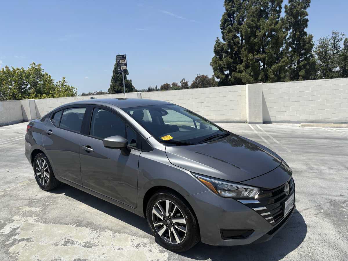 Used 2025 Nissan Versa SV FWD image 34