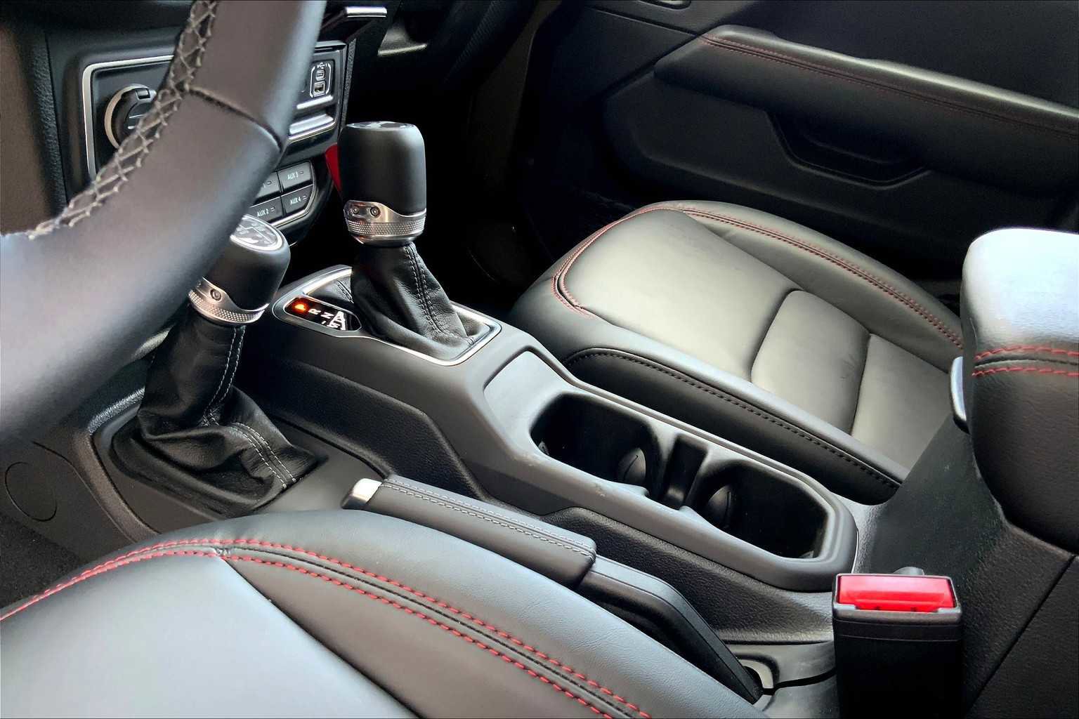 Used 2025 Jeep Wrangler Unlimited Rubicon image 16