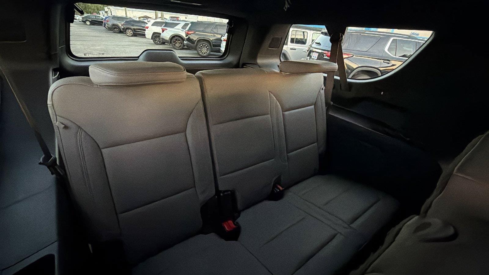 Used 2023 Chevrolet Suburban LT RWD image 22
