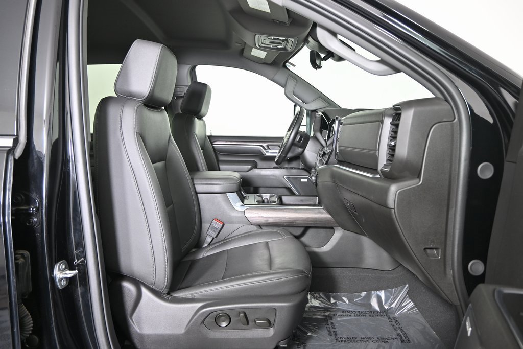 Used 2024 Chevrolet Silverado 3500 LTZ w/ LTZ Plus Package image 14