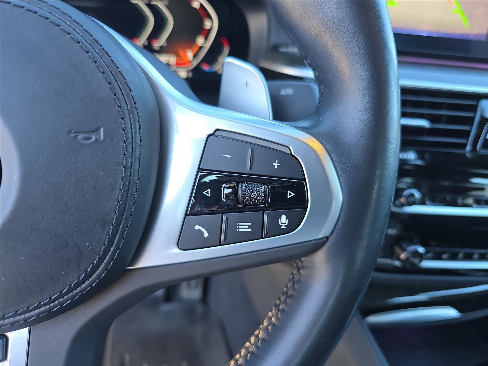 Used 2023 BMW M550i xDrive w/ Executive Package image 30