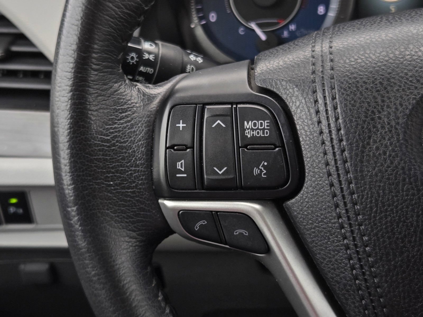 Certified 2018 Toyota Sienna XLE w/ XLE Navigation Package FWD image 24
