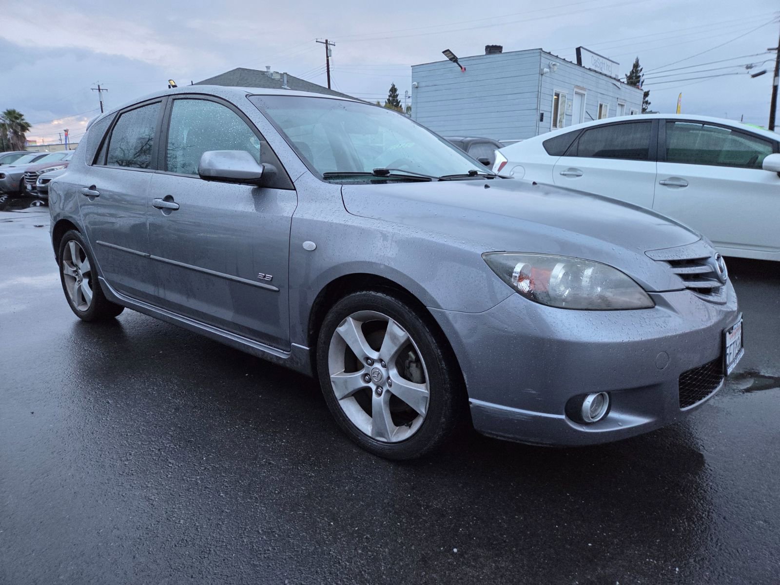 Used 2004 MAZDA MAZDA3 s w/ Moonroof & 6-CD Pkg image 5