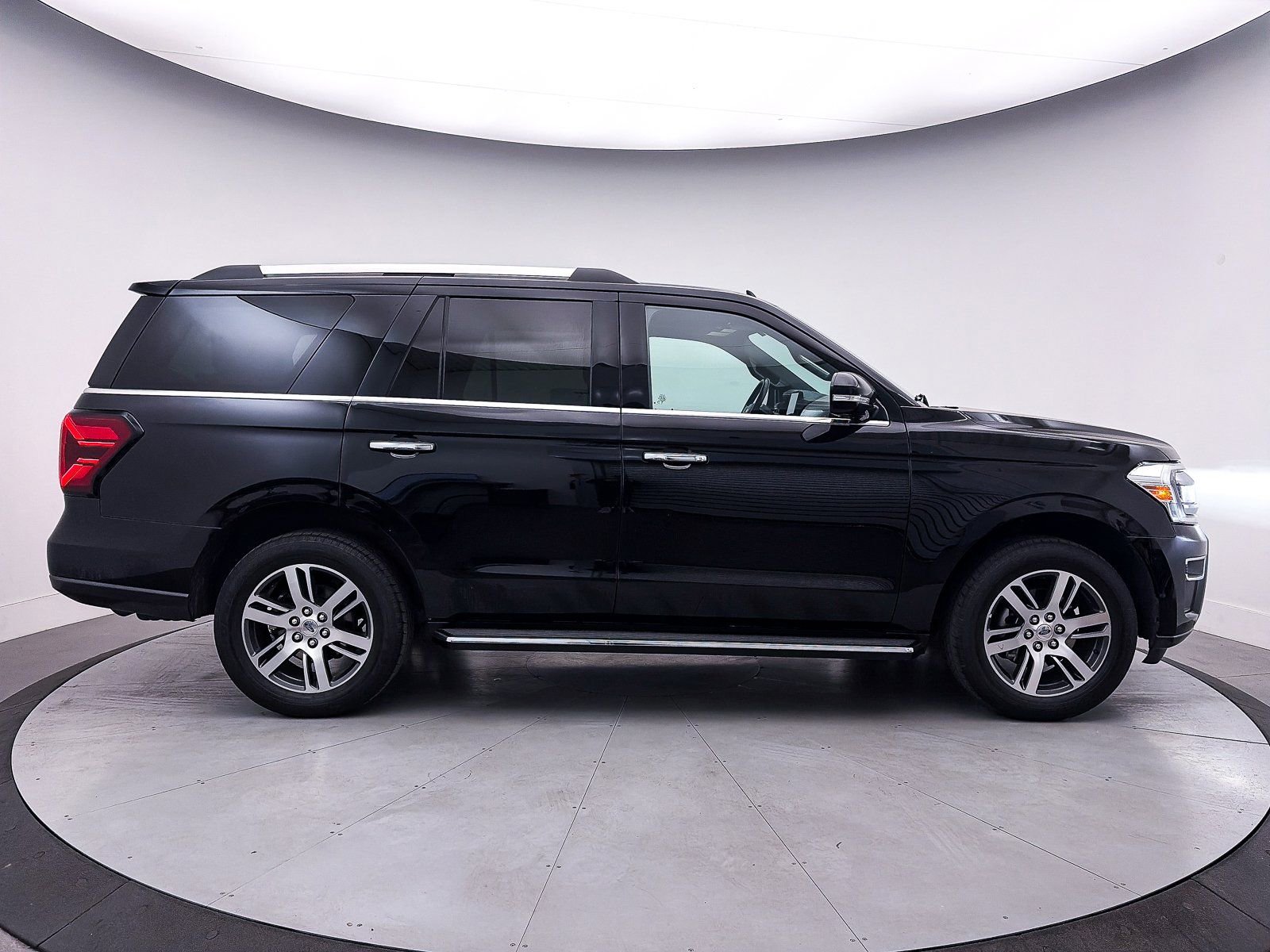 Used 2023 Ford Expedition Limited image 43