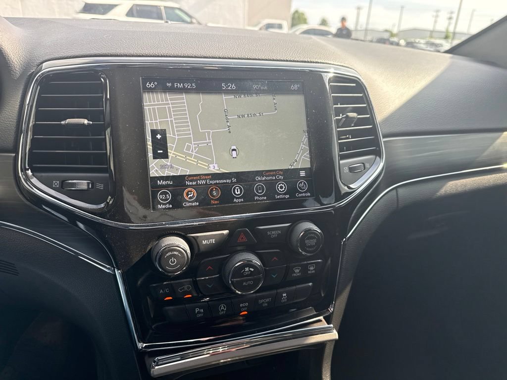 Used 2022 Jeep Grand Cherokee Limited AWD/4WD image 11