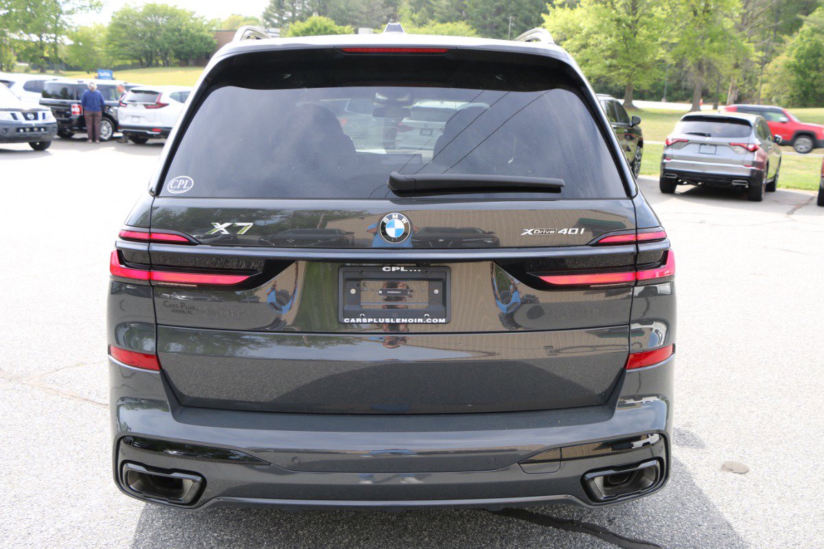 Used 2026 BMW X7 xDrive40i w/ Executive Package image 4