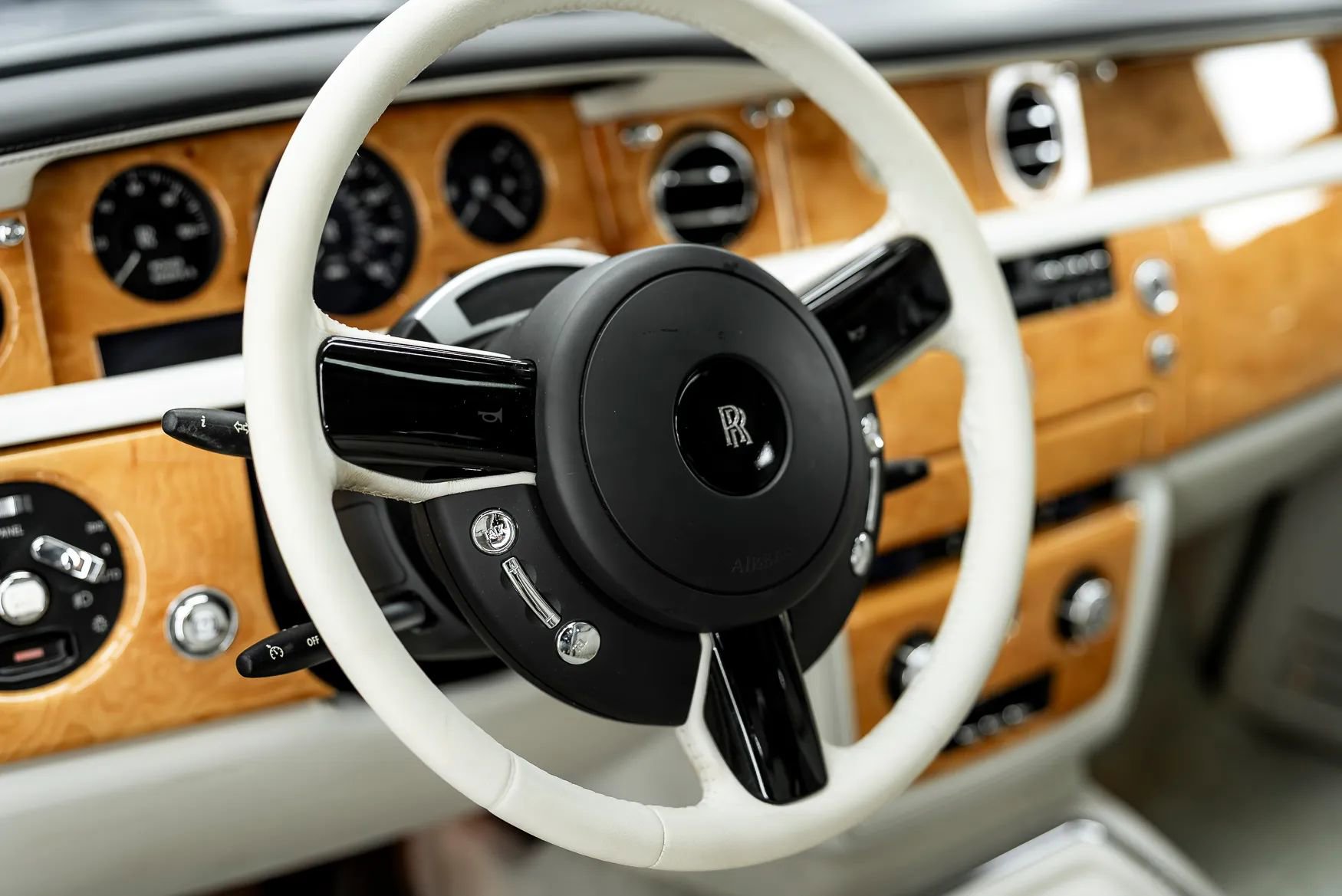 Used 2009 Rolls-Royce Phantom Sedan image 26