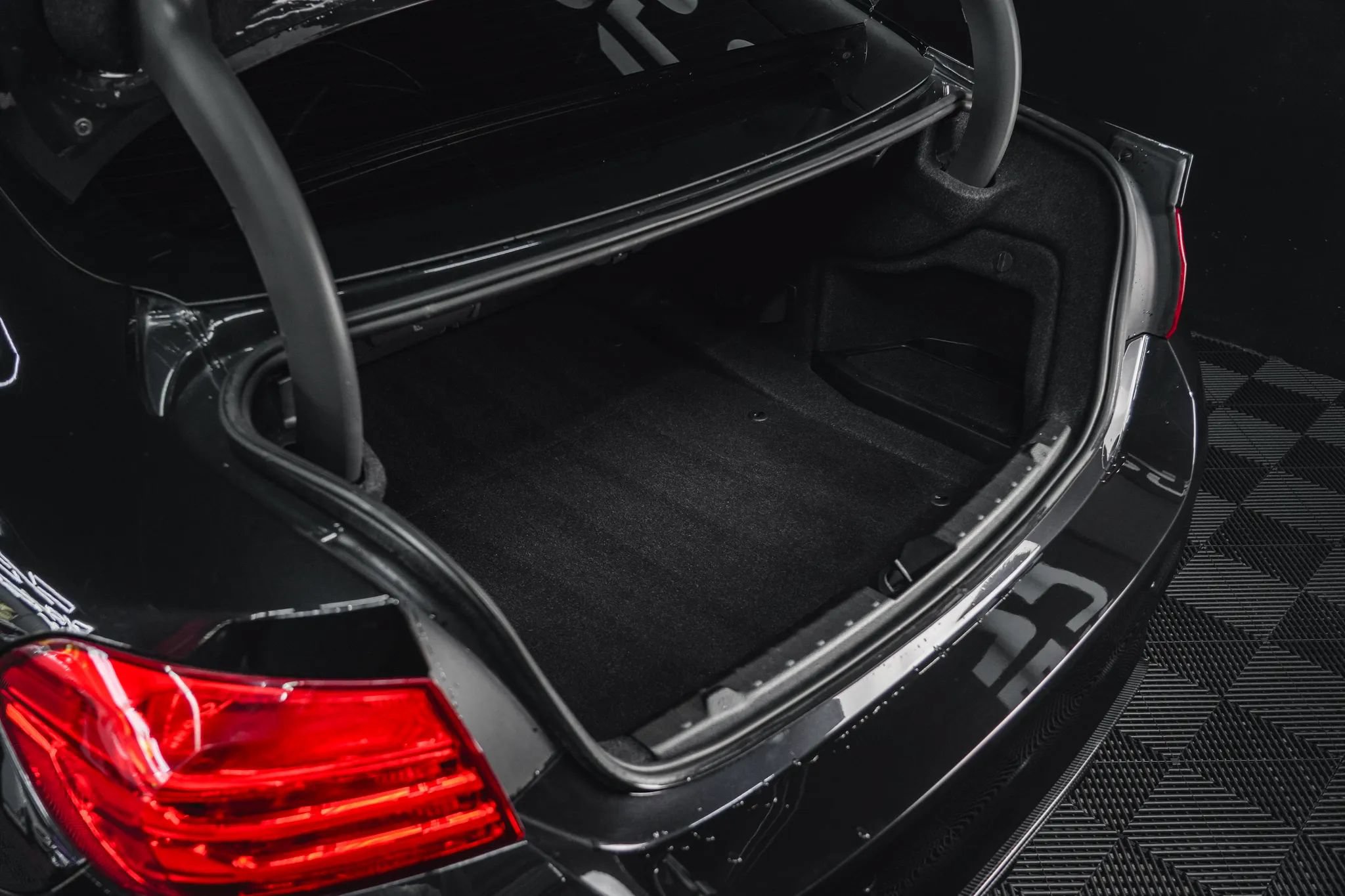 Used 2015 BMW M4 Coupe w/ Executive Package RWD image 59