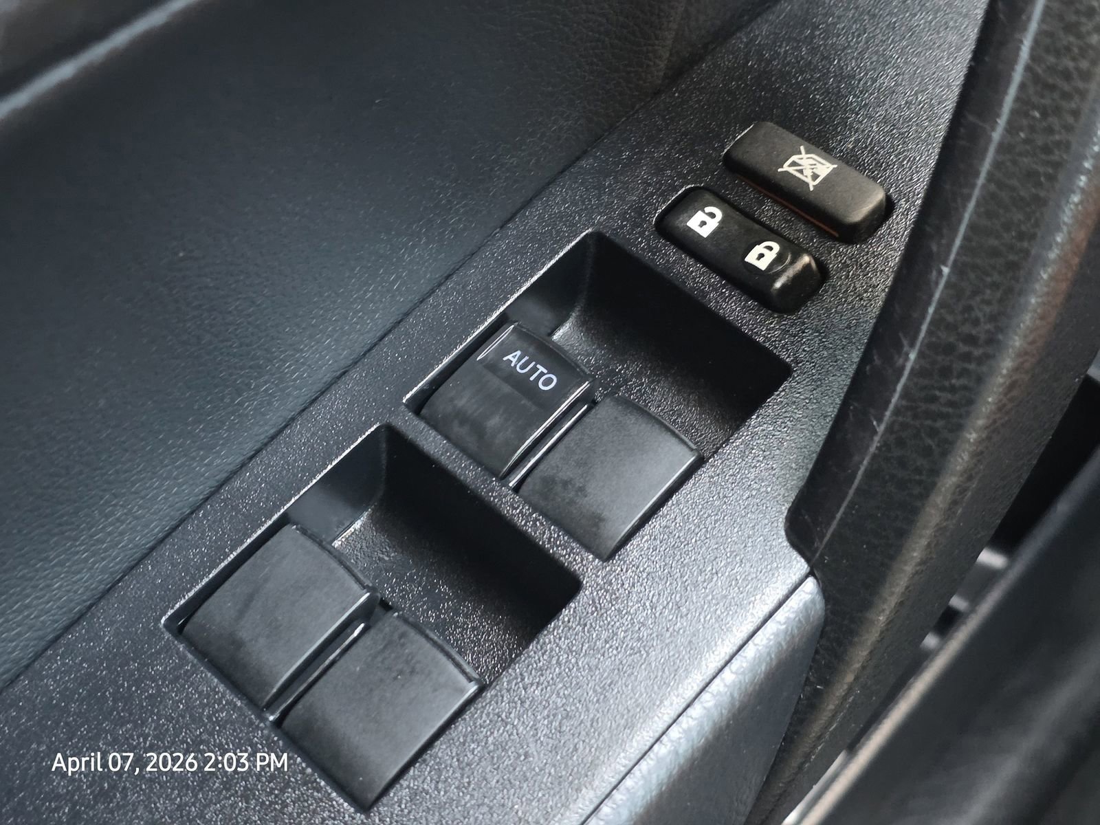 Used 2019 Toyota Corolla SE w/ Carpet Mat Package (TMS) FWD image 28