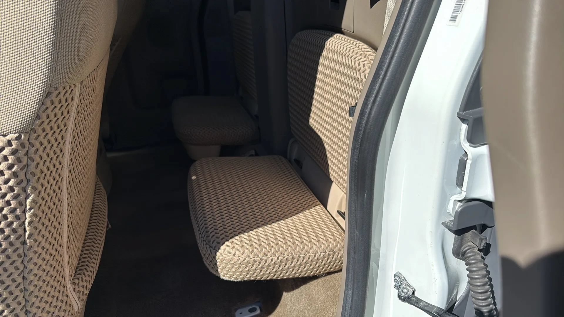 Used 2015 Nissan Frontier SV w/ SV Value Truck Package AWD/4WD image 39