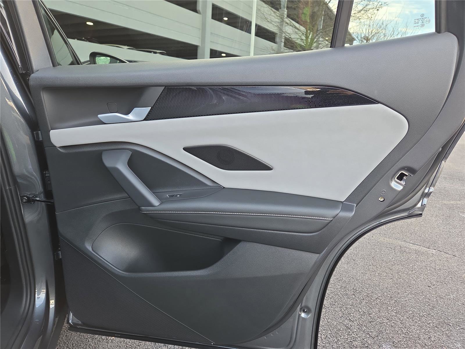 New 2026 Volkswagen Tiguan SE image 30