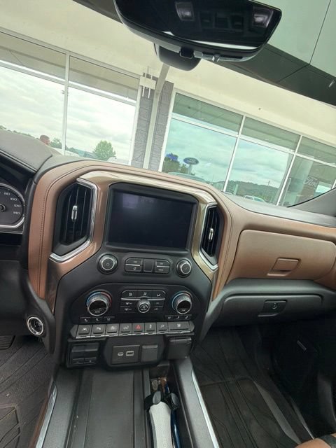 Used 2020 Chevrolet Silverado 1500 High Country w/ Technology Package AWD/4WD image 38