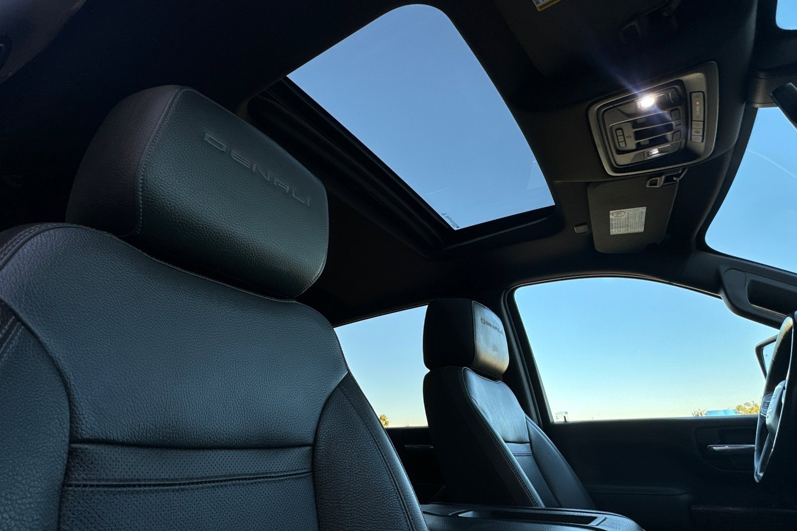 Used 2020 GMC Sierra 2500 Denali w/ Denali Ultimate Package image 15