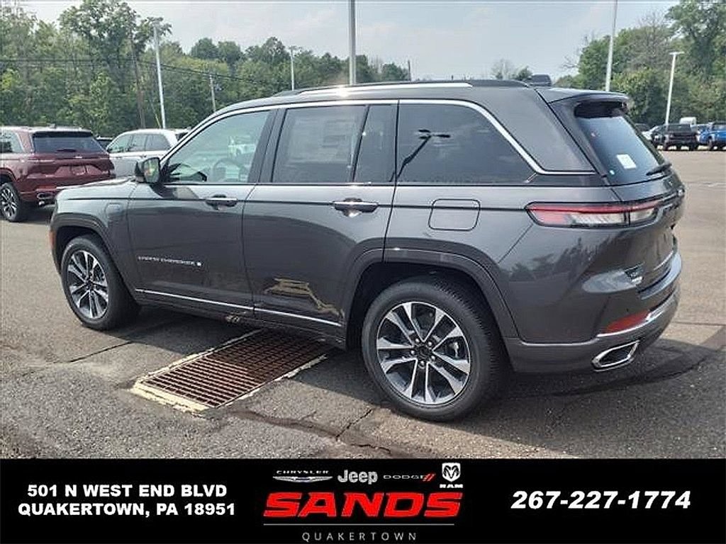 New 2023 Jeep Grand Cherokee Overland w/ Luxury Tech Group IV AWD/4WD image 6