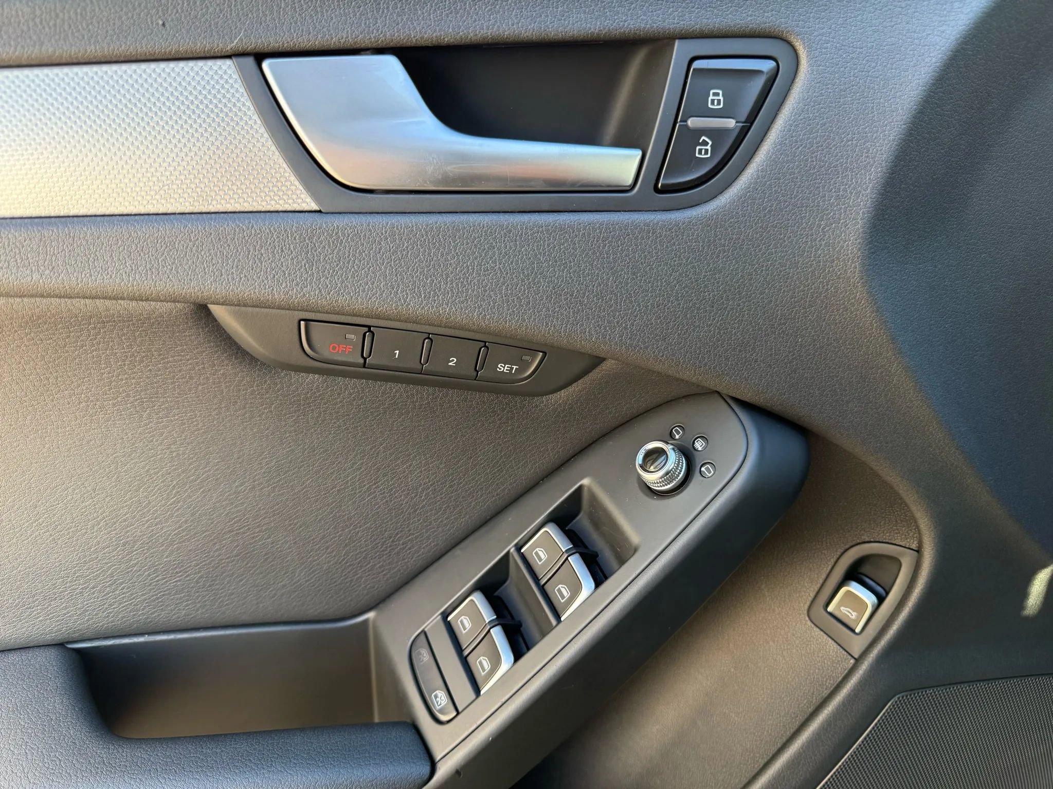 Used 2013 Audi A4 2.0T Premium Plus w/ Premium Plus Pkg image 23