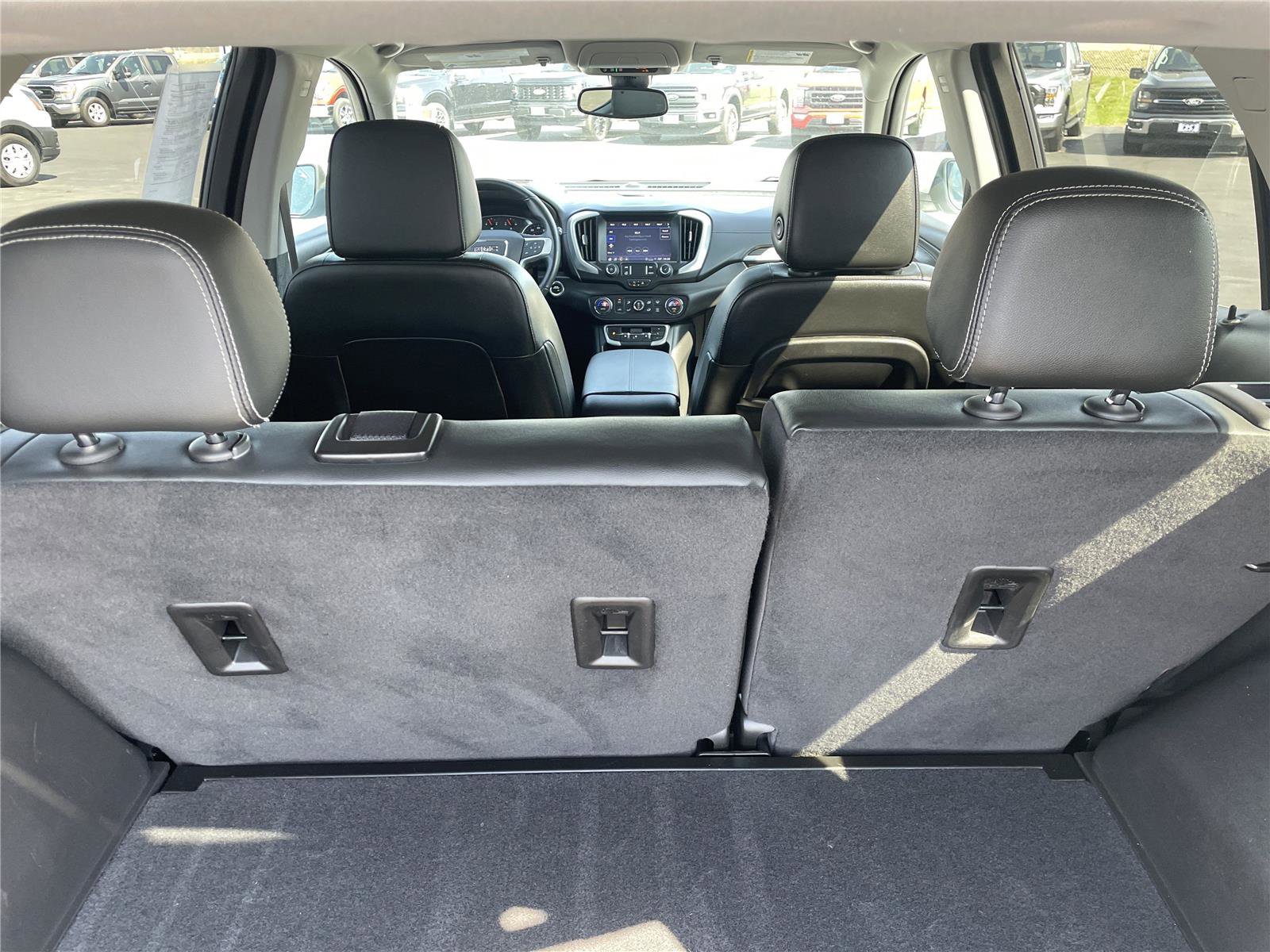 Used 2022 GMC Terrain SLT w/ Infotainment Package II AWD/4WD image 27